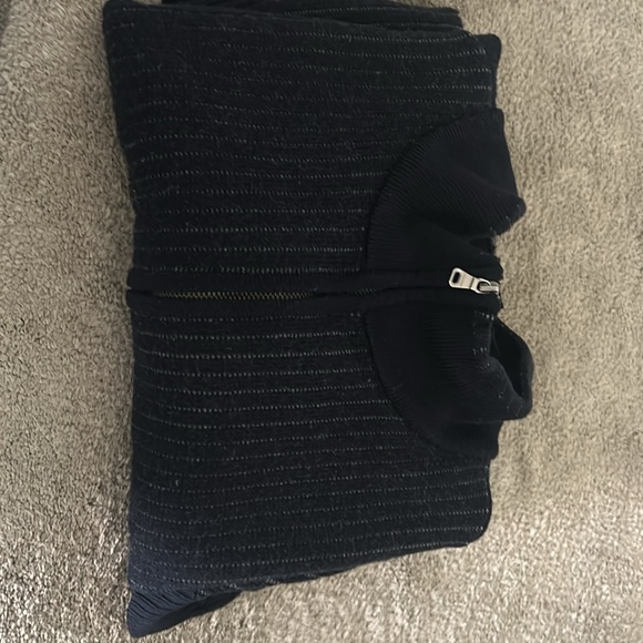 Men’s Hugo Boss zip front sweater - Picture 3 of 3